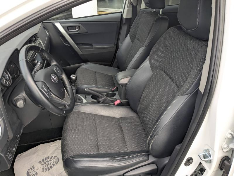 Photo 14 de l’annonce de TOYOTA Auris d’occasion à vendre à CARCASSONNE