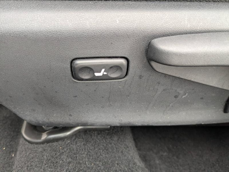 Photo 15 de l’annonce de TOYOTA Auris d’occasion à vendre à CARCASSONNE