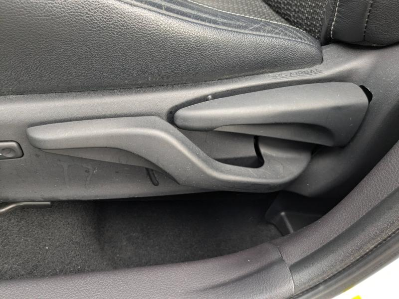 Photo 16 de l’annonce de TOYOTA Auris d’occasion à vendre à CARCASSONNE