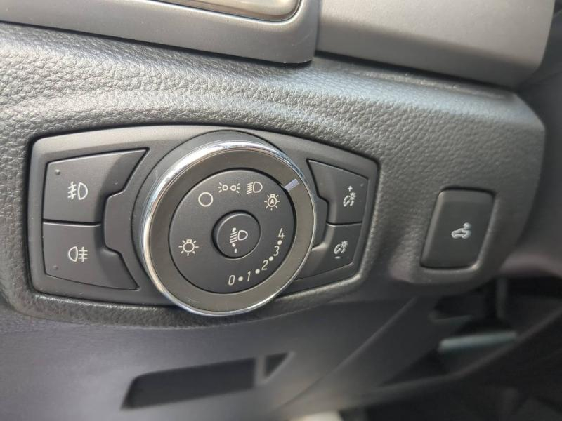 Photo 14 de l’annonce de FORD Ranger VUL d’occasion à vendre à ARLES