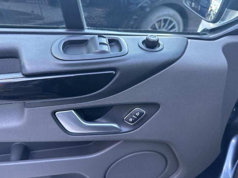 Photo 15 de l’annonce de FORD Transit Custom Fg VUL d’occasion à vendre à VITROLLES