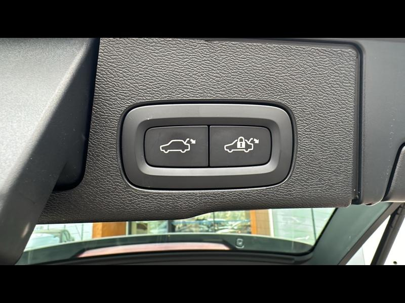 Photo 8 de l’annonce de VOLVO XC60 d’occasion à vendre à AIX-EN-PROVENCE