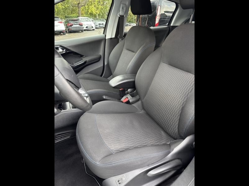 Photo 8 de l’annonce de PEUGEOT 208 d’occasion à vendre à TOULON