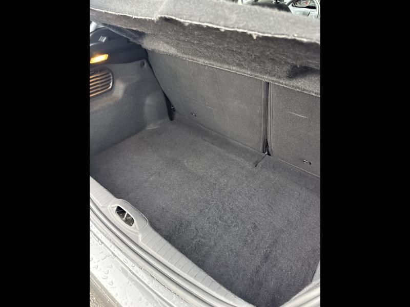 Photo 18 de l’annonce de PEUGEOT 208 d’occasion à vendre à TOULON