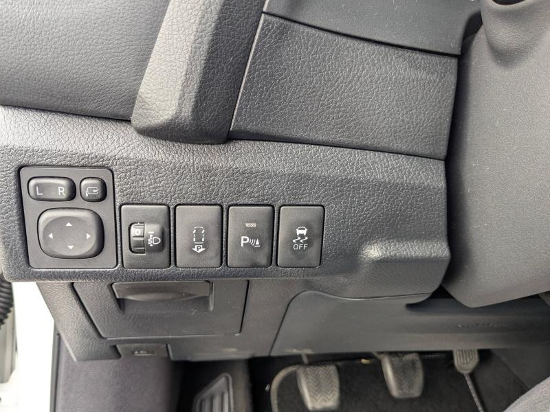 Photo 10 de l’annonce de TOYOTA Auris d’occasion à vendre à CARCASSONNE