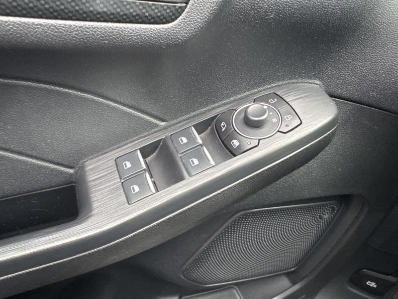 Photo 19 de l’annonce de FORD Kuga d’occasion à vendre à VITROLLES