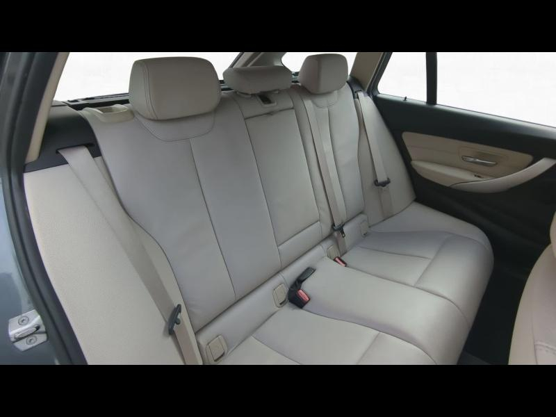 Photo 13 de l’annonce de BMW Série 3 Touring d’occasion à vendre à NÎMES