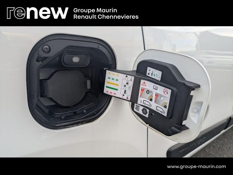 Photo 16 de l’annonce de RENAULT Twingo d’occasion à vendre à CHENNEVIÈRES-SUR-MARNE