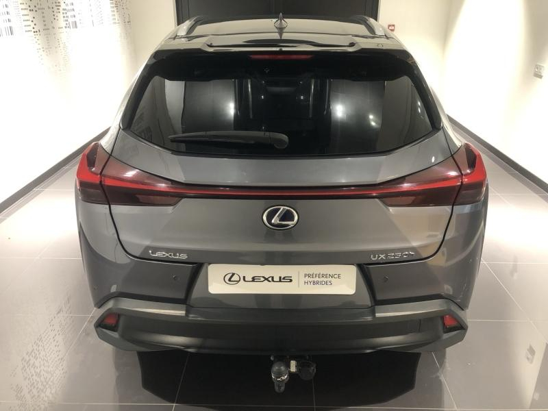 Photo 7 de l’annonce de LEXUS UX d’occasion à vendre à LATTES