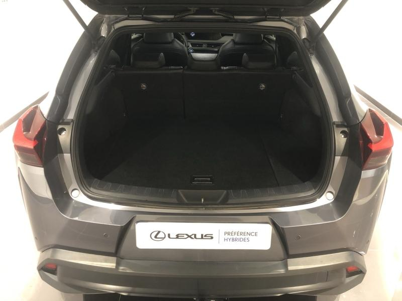 Photo 8 de l’annonce de LEXUS UX d’occasion à vendre à LATTES