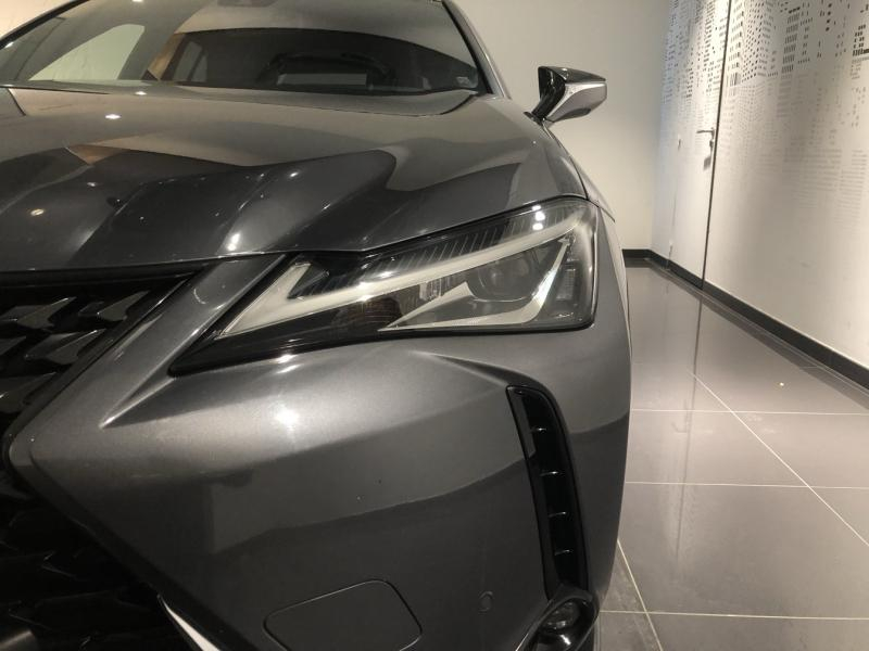 Photo 9 de l’annonce de LEXUS UX d’occasion à vendre à LATTES