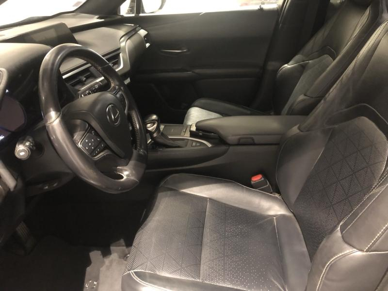 Photo 10 de l’annonce de LEXUS UX d’occasion à vendre à LATTES