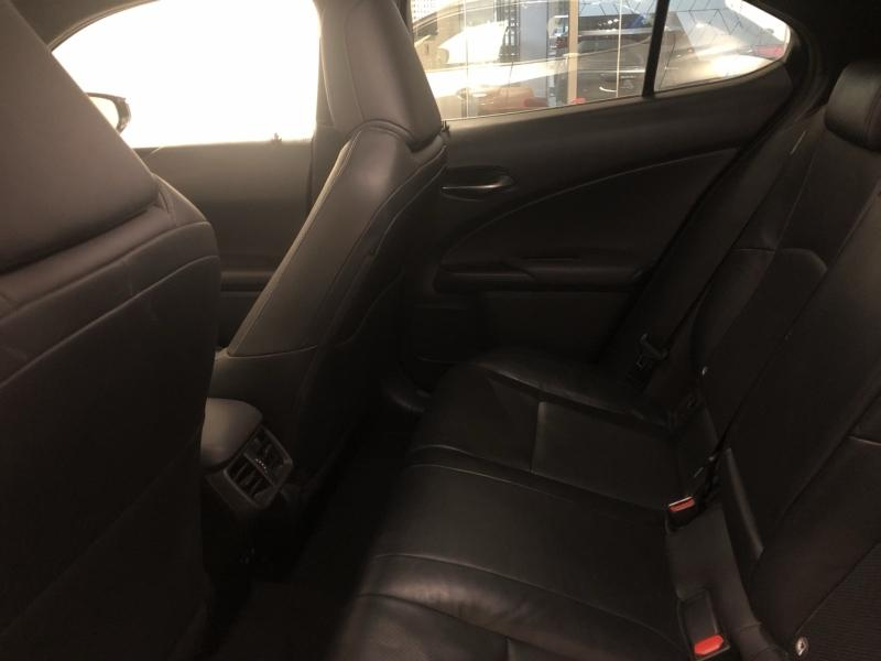 Photo 11 de l’annonce de LEXUS UX d’occasion à vendre à LATTES