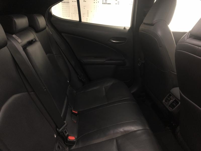 Photo 13 de l’annonce de LEXUS UX d’occasion à vendre à LATTES