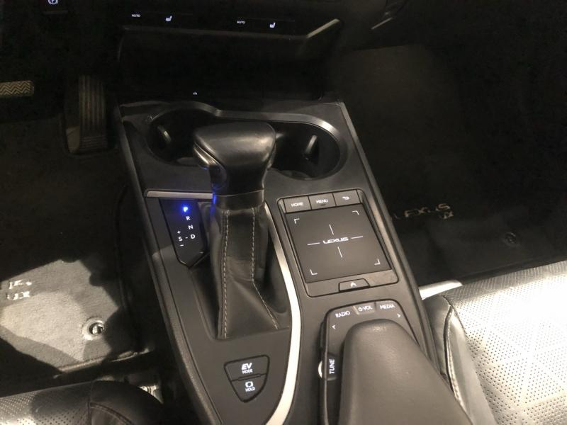 Photo 18 de l’annonce de LEXUS UX d’occasion à vendre à LATTES