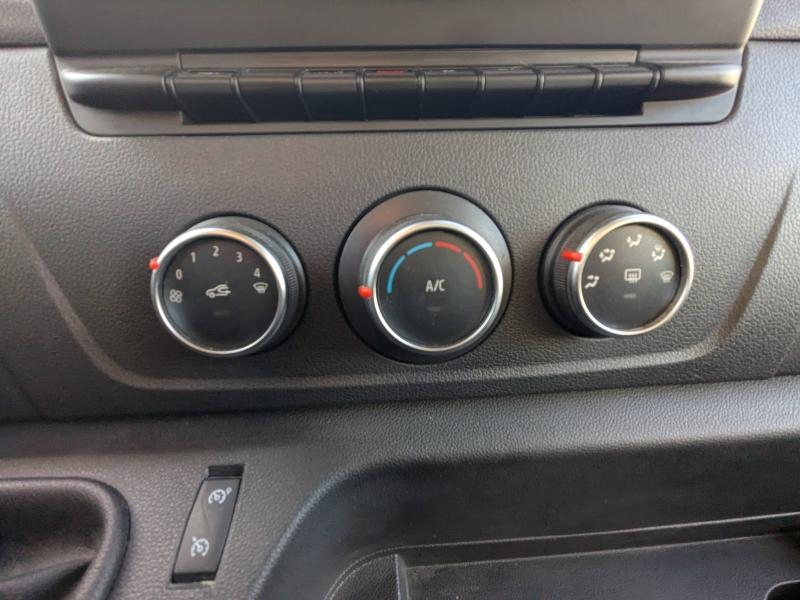 Photo 10 de l’annonce de RENAULT Master Fg VUL d’occasion à vendre à DRAGUIGNAN