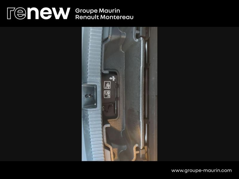 Photo 15 de l’annonce de RENAULT Espace d’occasion à vendre à VARENNES SUR SEINE