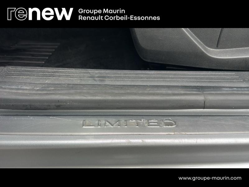 Photo 15 de l’annonce de RENAULT Clio d’occasion à vendre à CORBEIL-ESSONNES