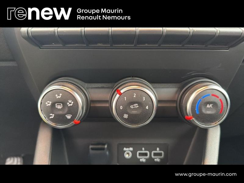 Photo 17 de l’annonce de RENAULT Clio d’occasion à vendre à SAINT PIERRE LES NEMOURS