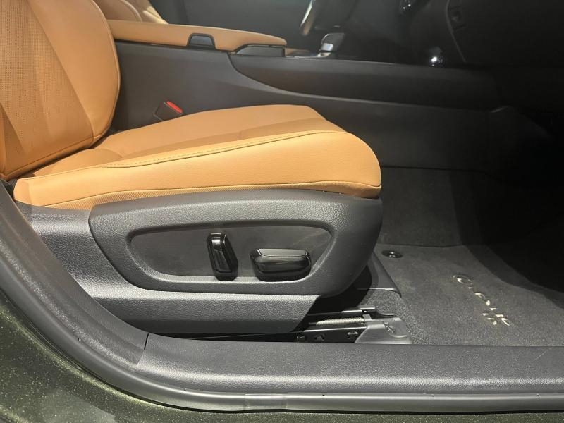 Photo 8 de l’annonce de LEXUS UX d’occasion à vendre à LATTES