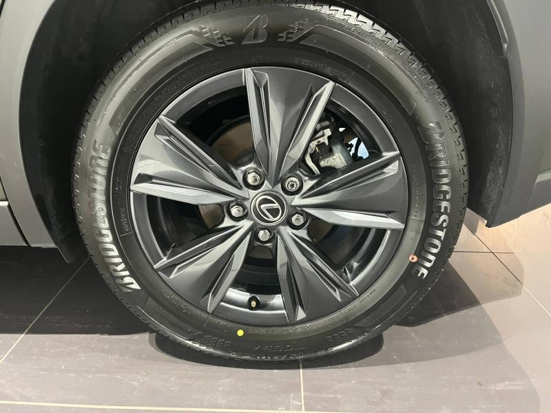 Photo 9 de l’annonce de LEXUS UX d’occasion à vendre à LATTES