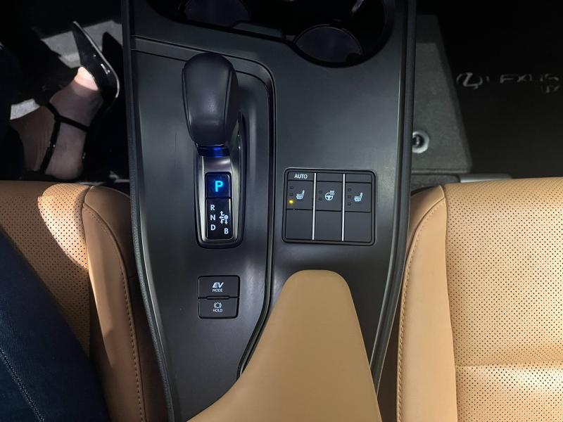 Photo 13 de l’annonce de LEXUS UX d’occasion à vendre à LATTES