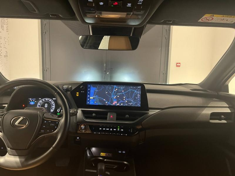 Photo 14 de l’annonce de LEXUS UX d’occasion à vendre à LATTES