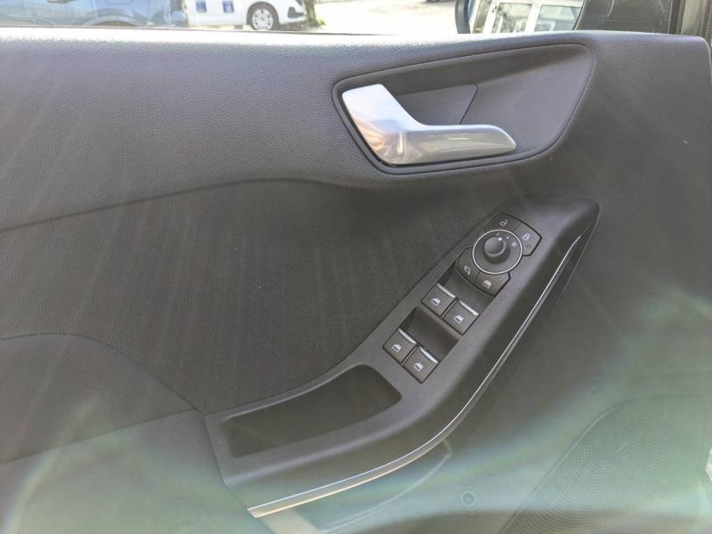 Photo 9 de l’annonce de FORD Fiesta d’occasion à vendre à AIX-EN-PROVENCE