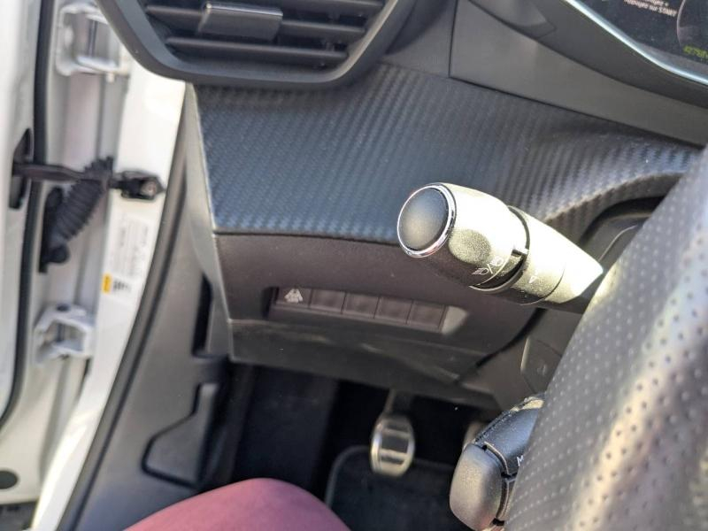 Photo 12 de l’annonce de PEUGEOT 2008 d’occasion à vendre à AUBAGNE