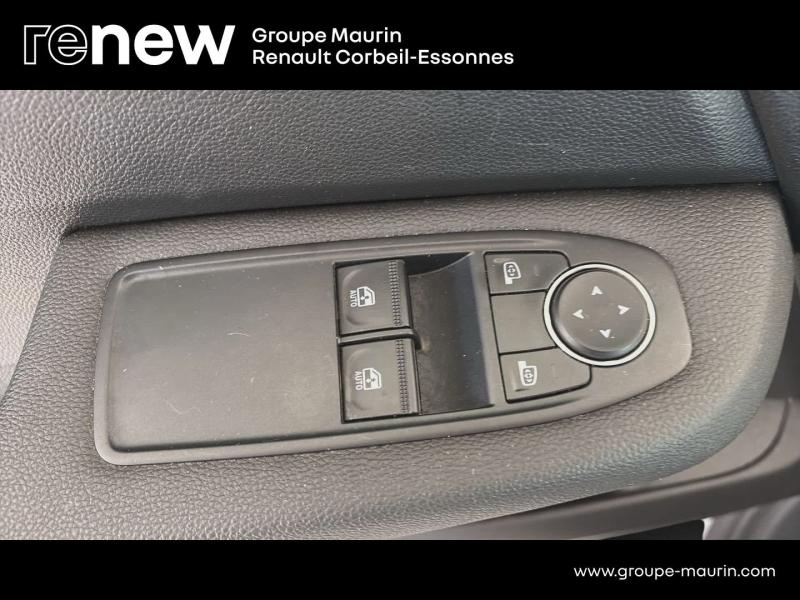 Photo 15 de l’annonce de RENAULT Clio d’occasion à vendre à CORBEIL-ESSONNES