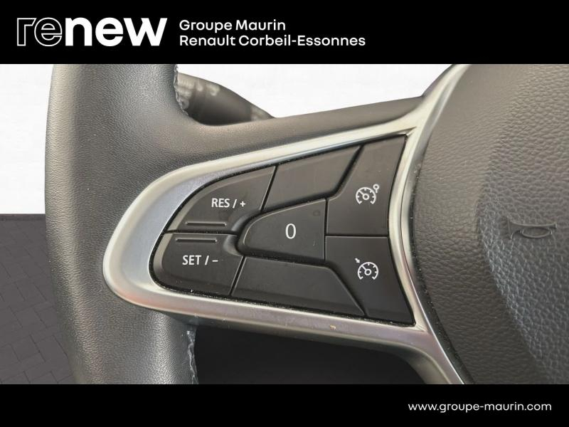 Photo 17 de l’annonce de RENAULT Clio d’occasion à vendre à CORBEIL-ESSONNES