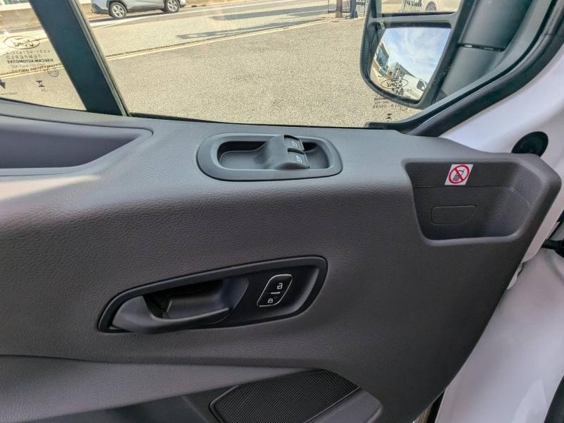 Photo 12 de l’annonce de FORD Transit 2T Fg VUL d’occasion à vendre à FRÉJUS