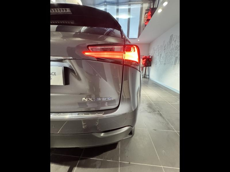 Photo 6 de l’annonce de LEXUS NX d’occasion à vendre à MONTFAVET
