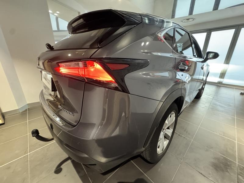 Photo 12 de l’annonce de LEXUS NX d’occasion à vendre à MONTFAVET