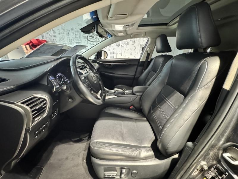 Photo 13 de l’annonce de LEXUS NX d’occasion à vendre à MONTFAVET