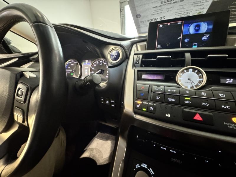 Photo 16 de l’annonce de LEXUS NX d’occasion à vendre à MONTFAVET