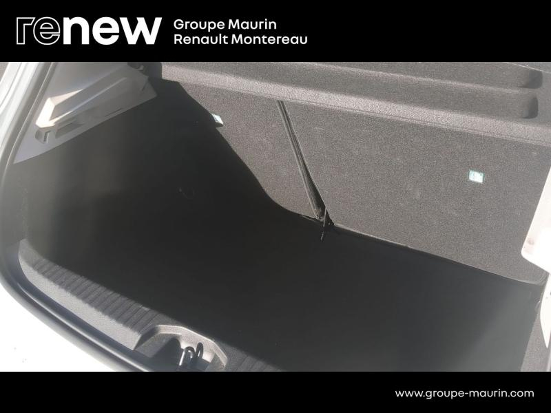 Photo 14 de l’annonce de RENAULT Clio d’occasion à vendre à VARENNES SUR SEINE