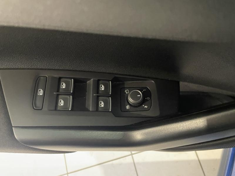 Photo 11 de l’annonce de VOLKSWAGEN Polo d’occasion à vendre à CHENNEVIÈRES-SUR-MARNE