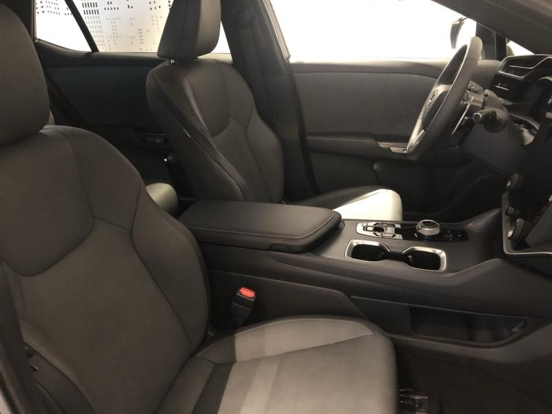 Photo 11 de l’annonce de LEXUS RZ d’occasion à vendre à LATTES