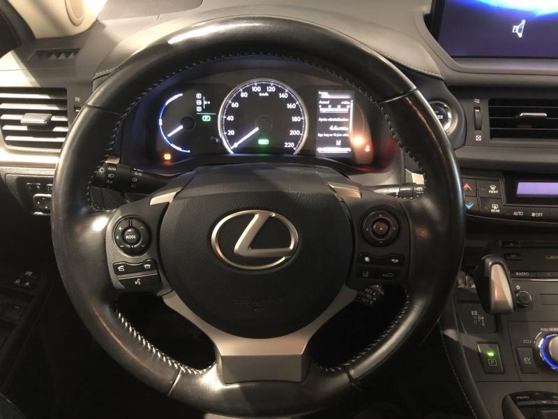 Photo 14 de l’annonce de LEXUS CT d’occasion à vendre à LATTES