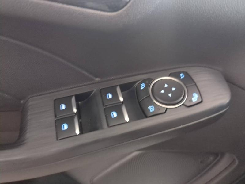 Photo 16 de l’annonce de FORD Kuga d’occasion à vendre à CARPENTRAS