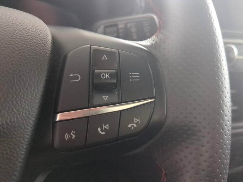 Photo 19 de l’annonce de FORD Kuga d’occasion à vendre à CARPENTRAS