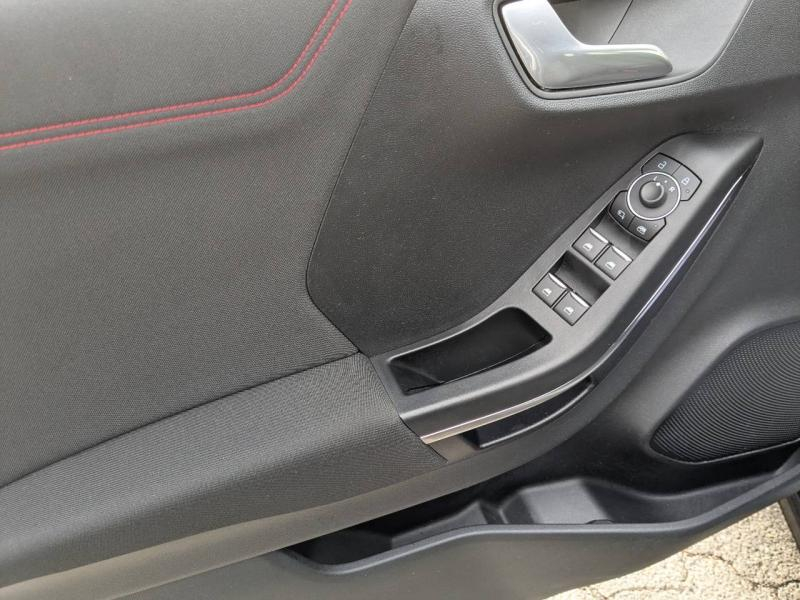 Photo 9 de l’annonce de FORD Puma d’occasion à vendre à AIX-EN-PROVENCE