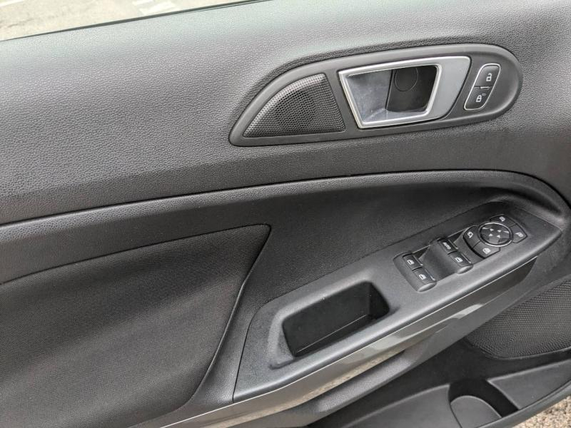 Photo 9 de l’annonce de FORD EcoSport d’occasion à vendre à AIX-EN-PROVENCE