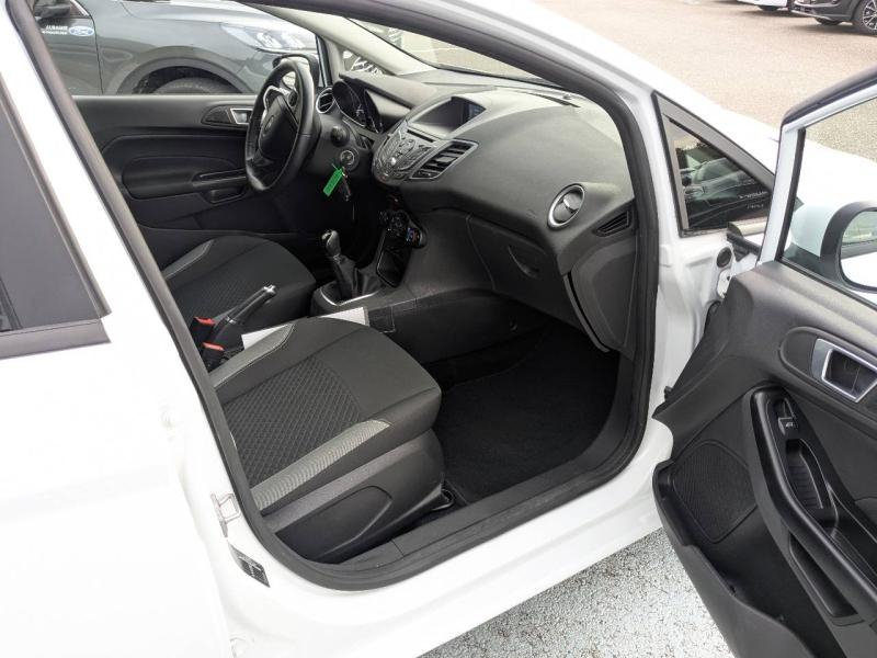 Photo 13 de l’annonce de FORD Fiesta d’occasion à vendre à AUBAGNE