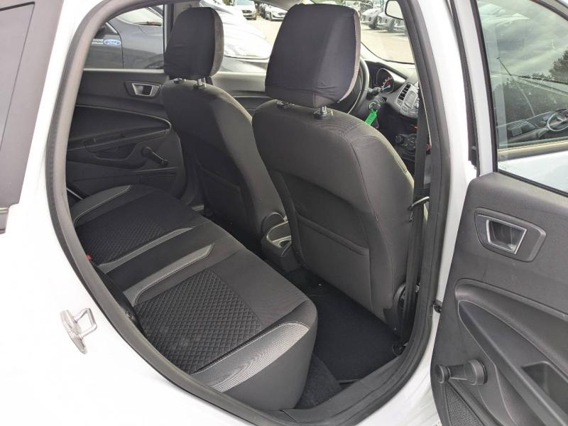 Photo 14 de l’annonce de FORD Fiesta d’occasion à vendre à AUBAGNE