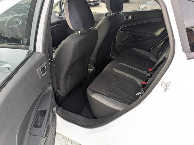 Photo 15 de l’annonce de FORD Fiesta d’occasion à vendre à AUBAGNE