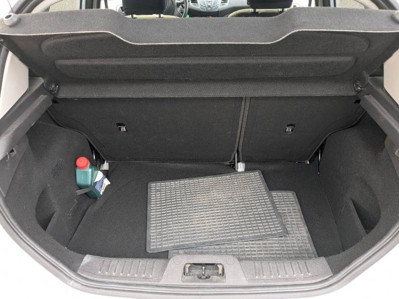 Photo 17 de l’annonce de FORD Fiesta d’occasion à vendre à AUBAGNE