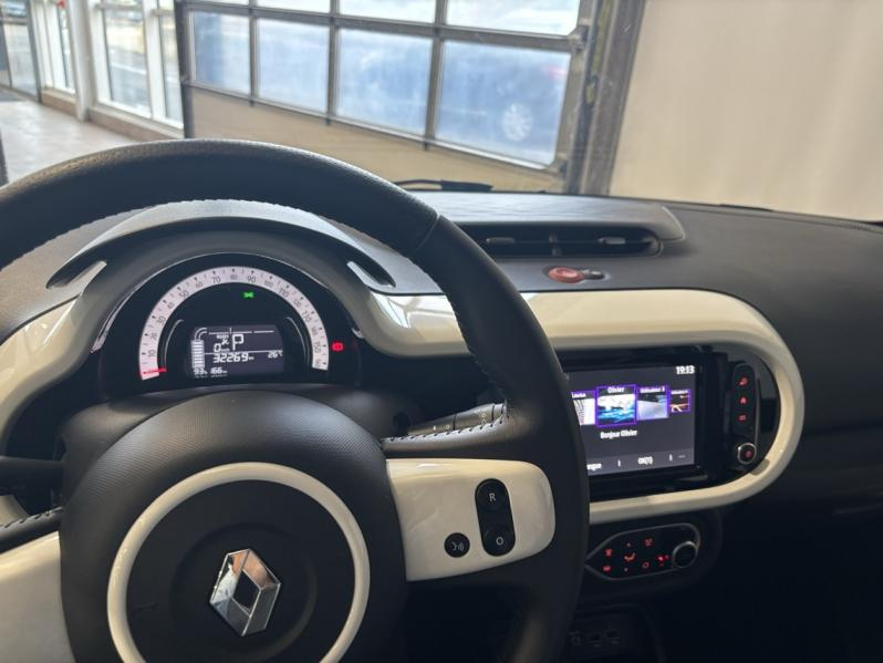 Photo 9 de l’annonce de RENAULT Twingo d’occasion à vendre à CHENNEVIÈRES-SUR-MARNE