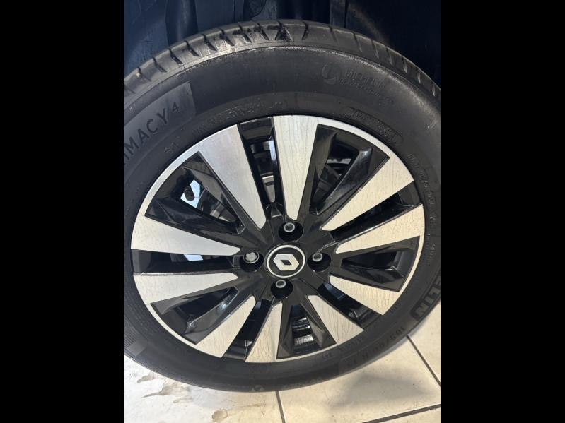 Photo 18 de l’annonce de RENAULT Twingo d’occasion à vendre à CHENNEVIÈRES-SUR-MARNE